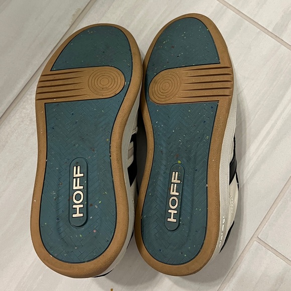 HOFF women’s metro sneaker size 7.5 blue and white leather, rubber sole - Picture 8 of 8